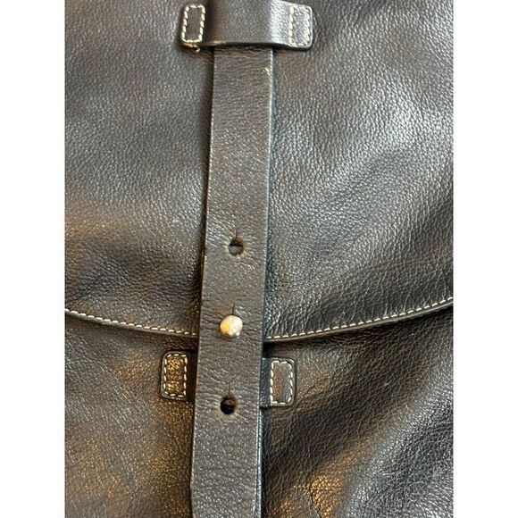 Kenneth Cole Black Leather Messenger Bag - Adjustable Strap - 16" x 12" - Picture 14 of 15